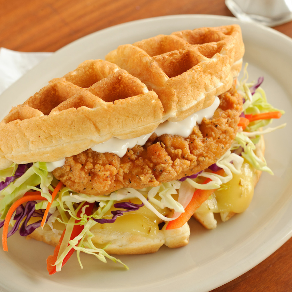 You are currently viewing Chicken and Waffle Sandwich : : The Ultimate Sweet-Savury Comfort Food Revolution